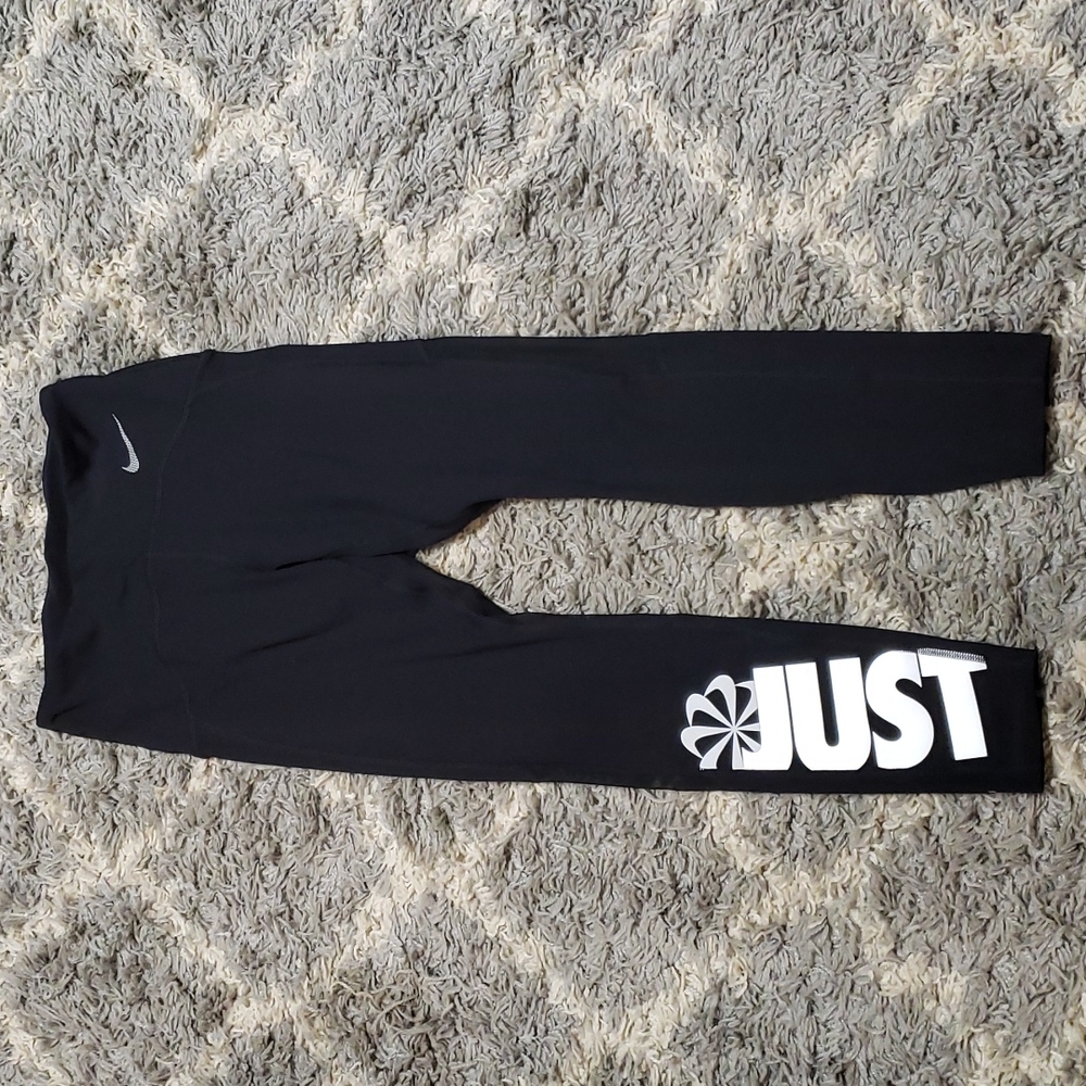 Nike 7/8 running/workout/lounge tights. SUPER flattering and SO comfortable!